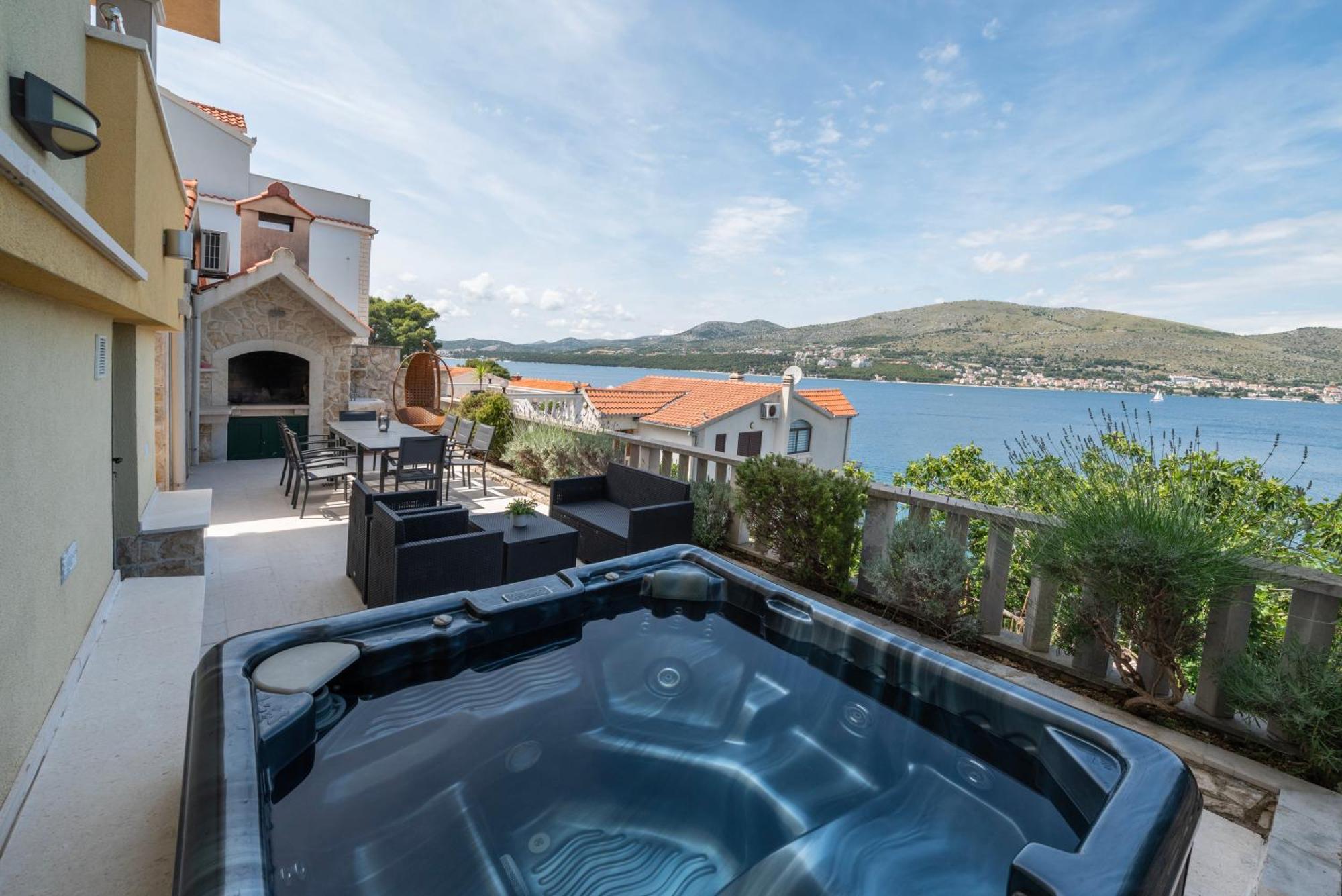 Lavanda Residence With Heated Pool Trogir Split Donji Okrug Exterior foto